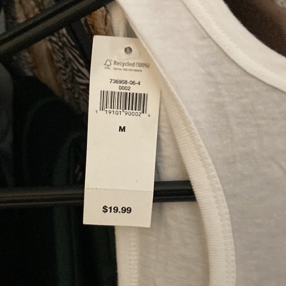 👚NWT GAP white racer back style tank top👚 - Picture 2 of 2